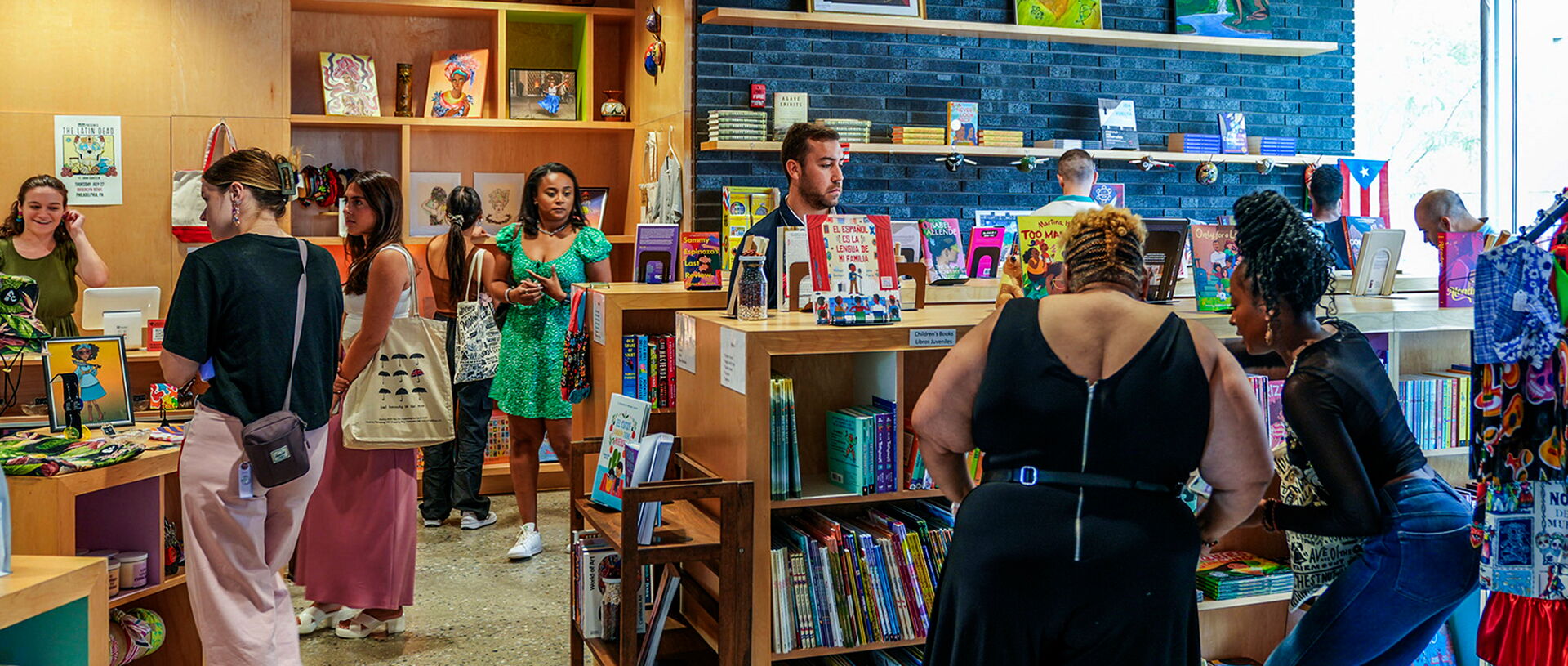 people shopping at local bookstore advertised to them through google ads, seo, and search marketing
